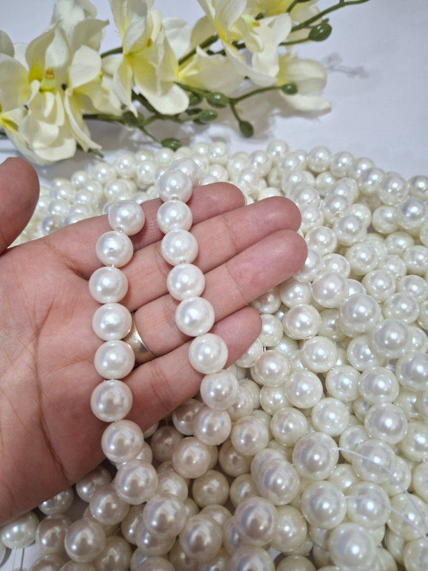 مروارید پلاستیکی شیری