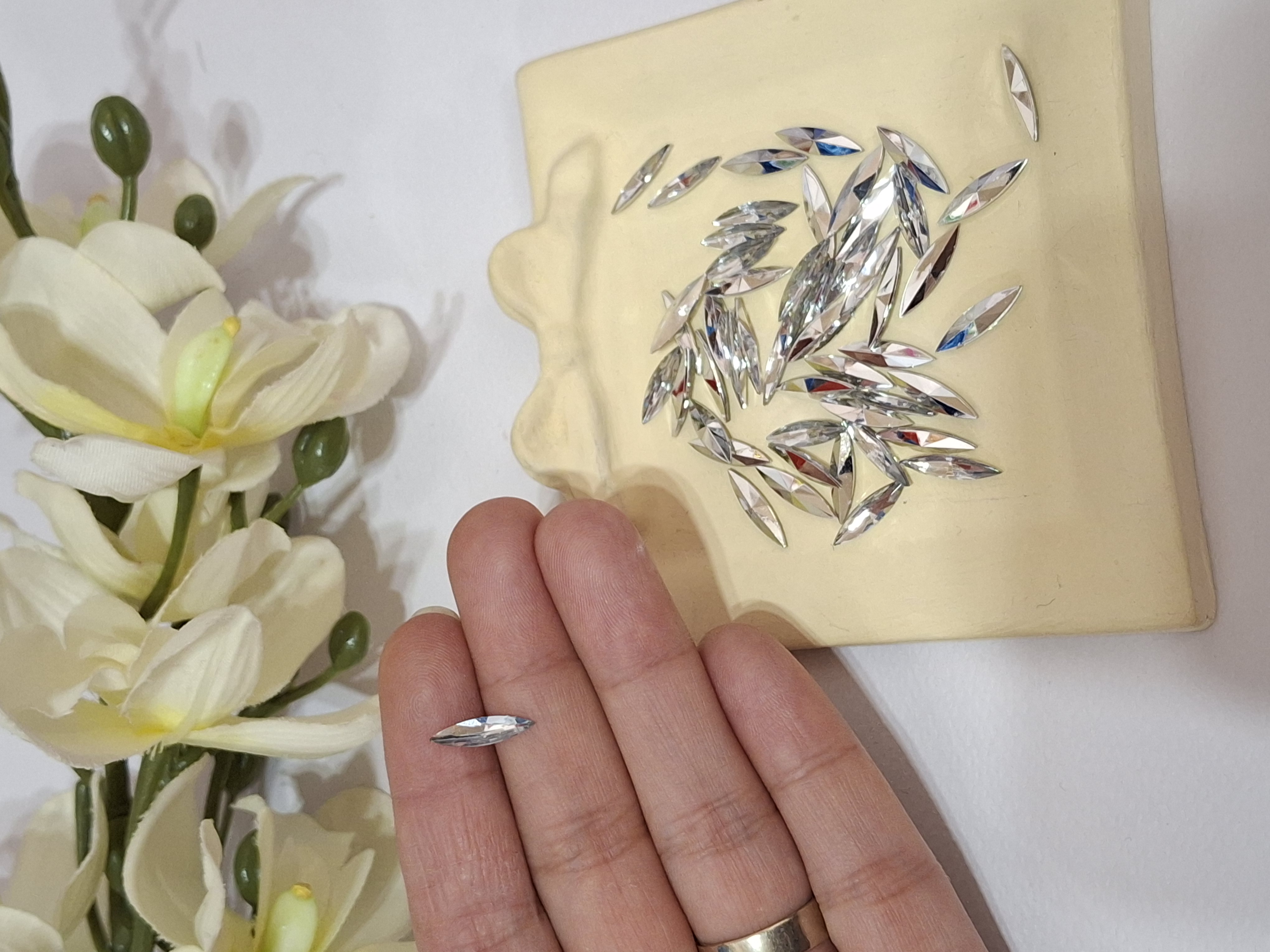 نیزه ای نقره ای 4×15 پلاستیکی
