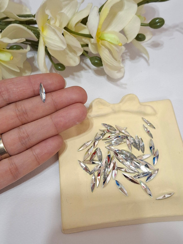 نیزه ای نقره ای 4×15 پلاستیکی